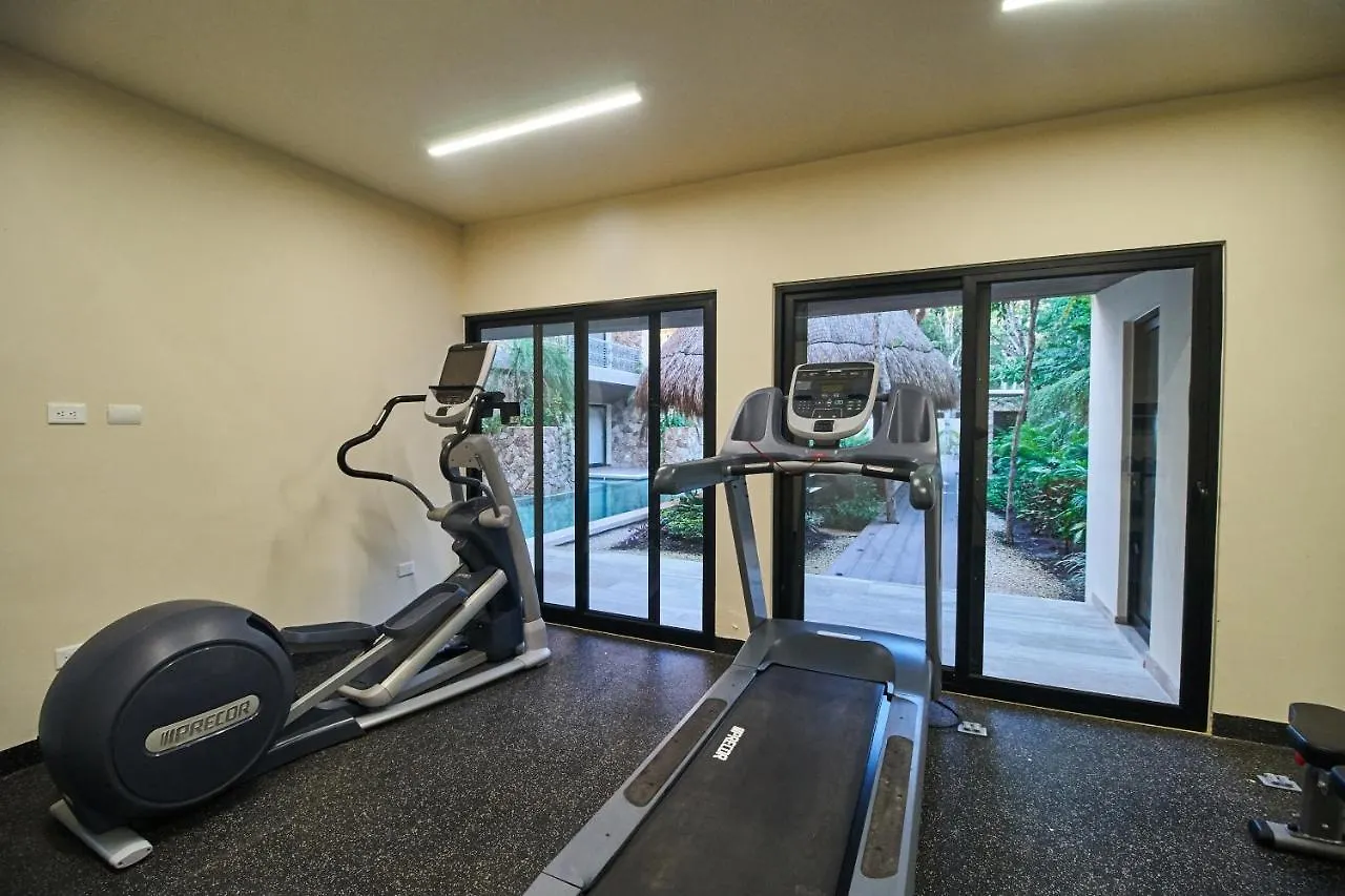Luxury Poolside Gem With Pool, Jacuzzi & Gym Apartment Tulum