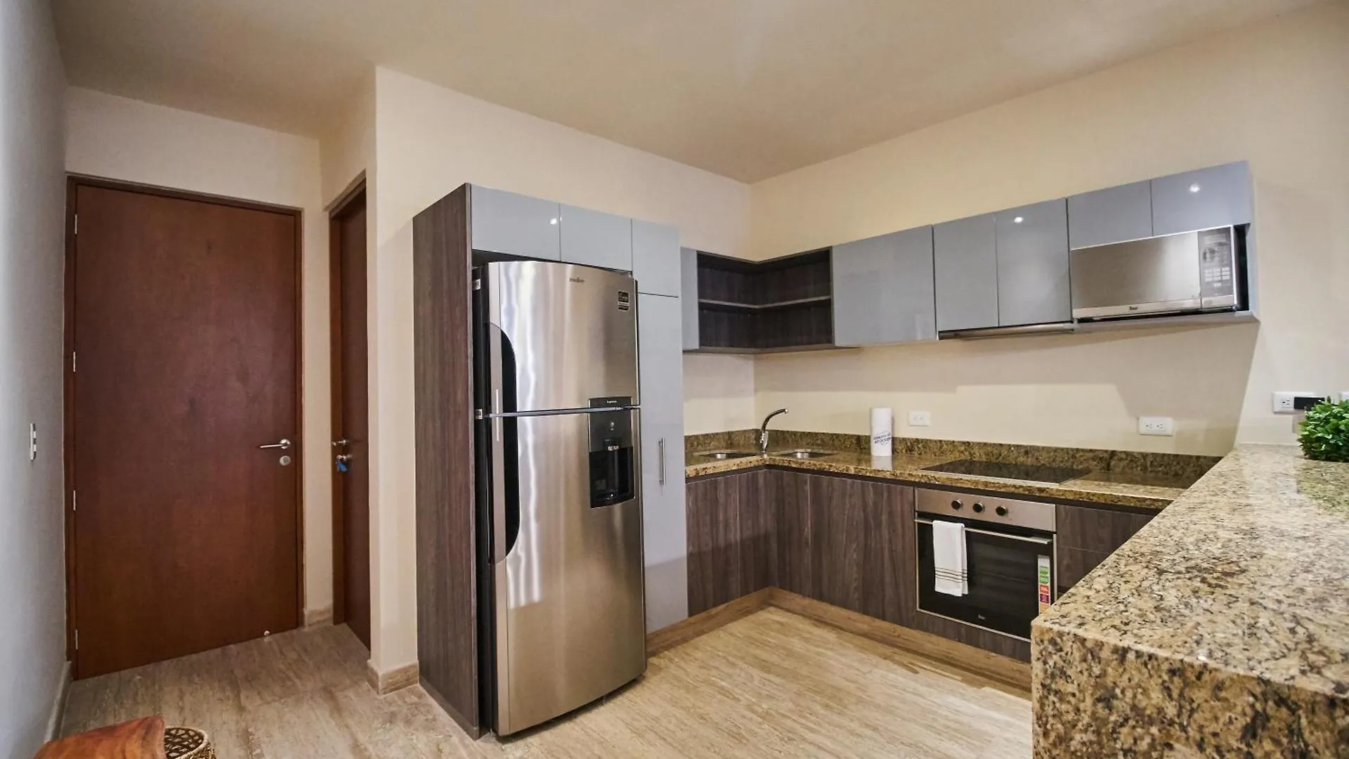 Luxury Poolside Gem With Pool, Jacuzzi & Gym Apartment Tulum 0*,
