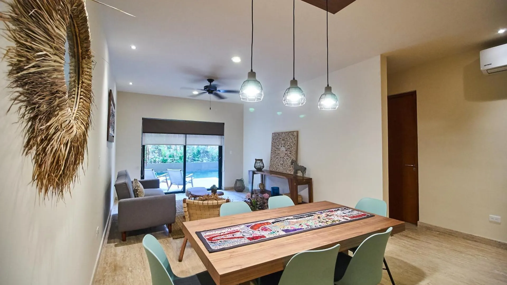 Luxury Poolside Gem With Pool, Jacuzzi & Gym Apartment Tulum